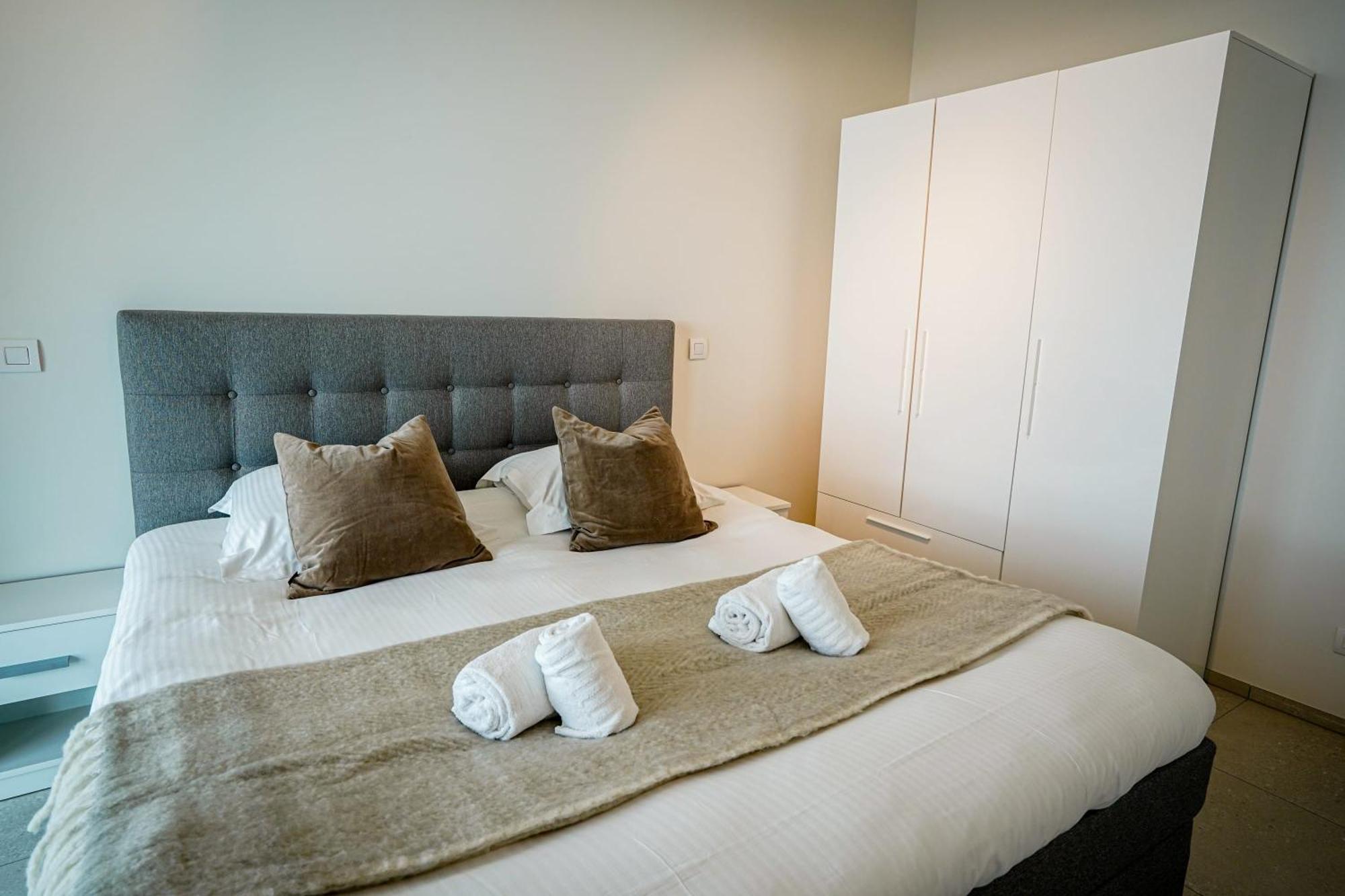 Huswell - Beautiful With Communal Pool And Gym