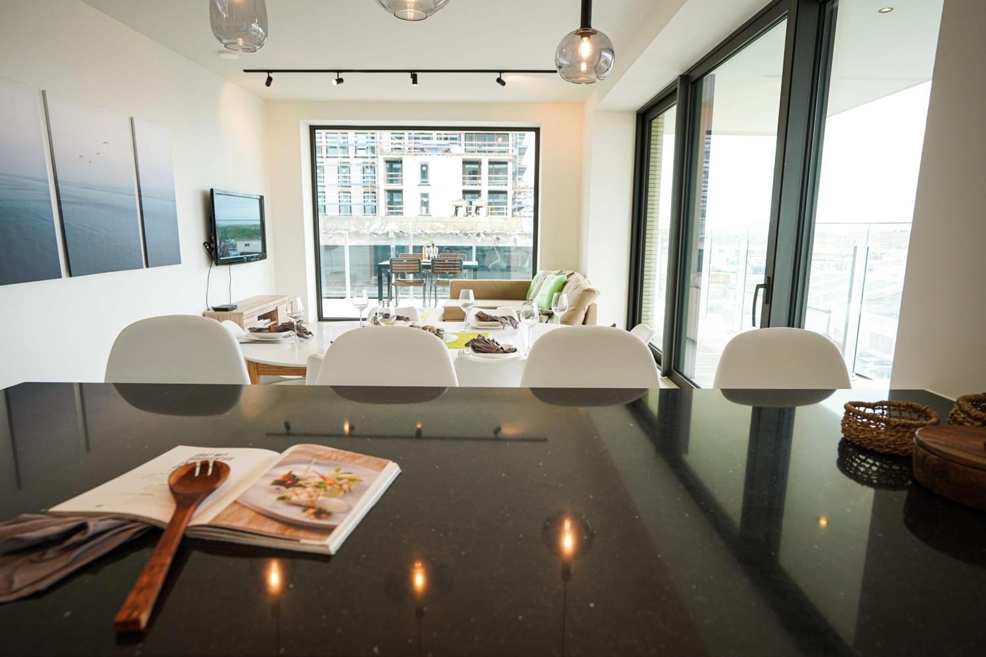 Huswell - Beautiful With Communal Pool And Gym